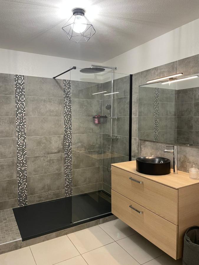 Appartement T3 Climatise,Balcon, Classe 3 Etoiles ル・ブールー エクステリア 写真