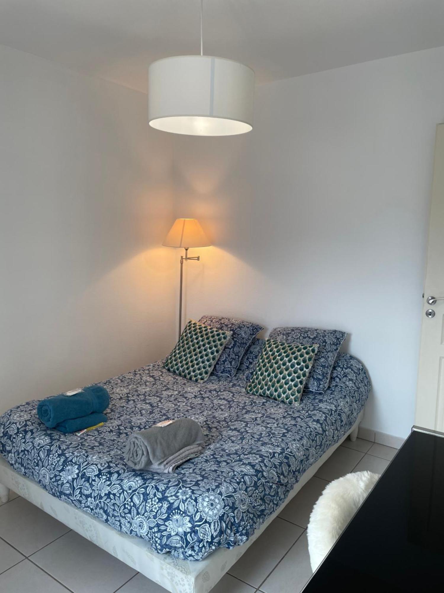 Appartement T3 Climatise,Balcon, Classe 3 Etoiles ル・ブールー エクステリア 写真